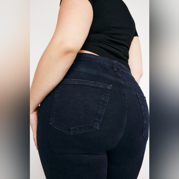 Good American Always Fits Good Legs Skinny Jeans - Picture 4 of 8